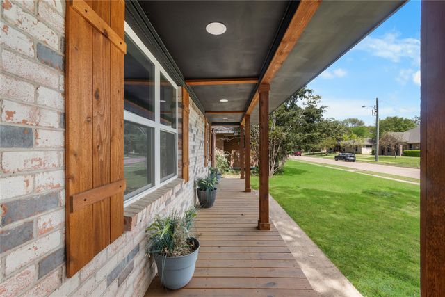 6211 Symphony Lane, Dallas, TX 75227