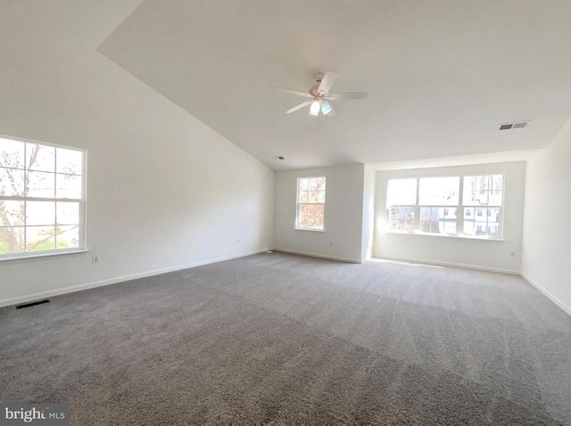 9300 BRADLEY CT, Manassas Park, VA 20111