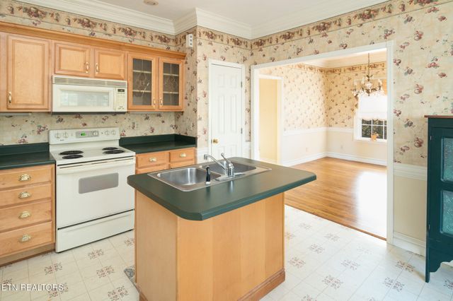 6215 Cardwell Rd, Corryton, TN 37721