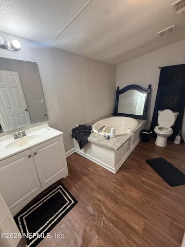 1288 VILLAGE GREEN Court, Jacksonville, FL 32234