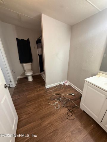 1288 VILLAGE GREEN Court, Jacksonville, FL 32234