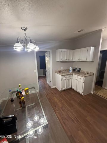 1288 VILLAGE GREEN Court, Jacksonville, FL 32234