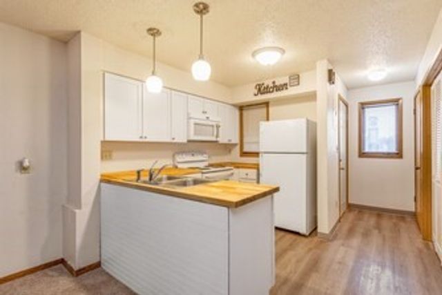 808 Westwinds Drive 5, Iowa City, IA 52246