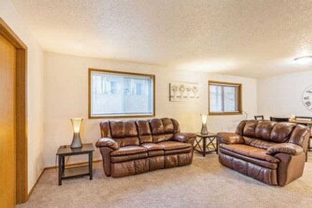 808 Westwinds Drive 5, Iowa City, IA 52246
