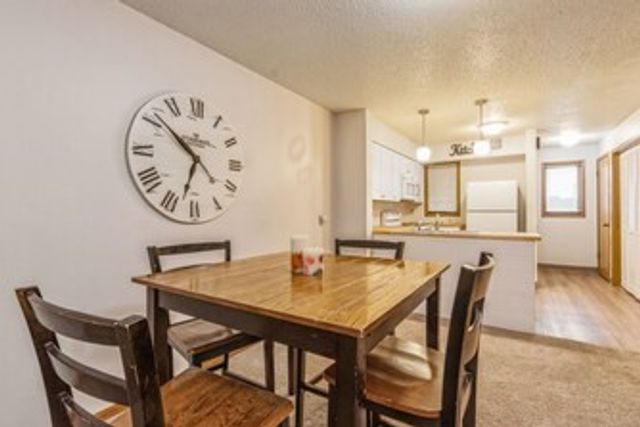 808 Westwinds Drive 5, Iowa City, IA 52246