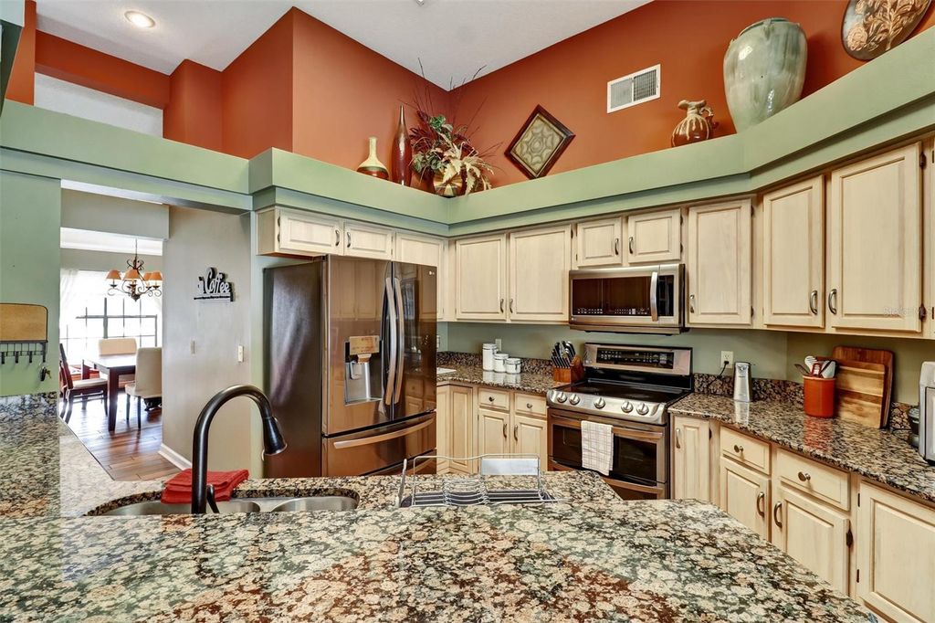 Image 17 of property listing at 8021 LANDGROVE COURT, Orlando, FL 32819