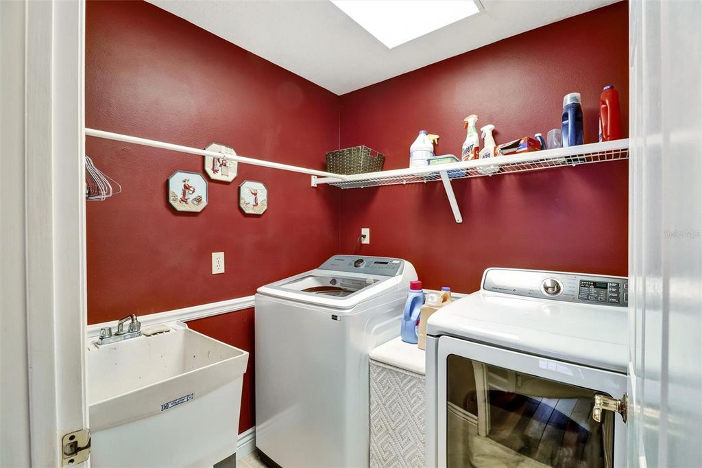 Image 28 of property listing at 8021 LANDGROVE COURT, Orlando, FL 32819