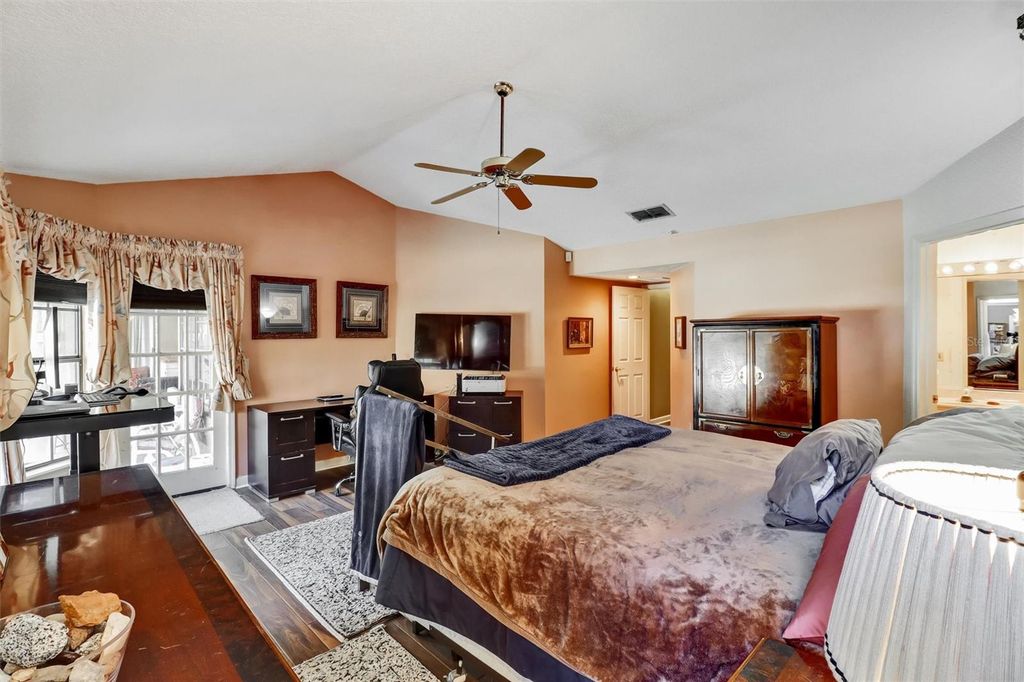 Image 31 of property listing at 8021 LANDGROVE COURT, Orlando, FL 32819