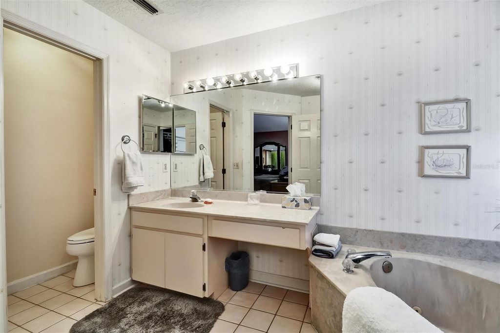 Image 36 of property listing at 8021 LANDGROVE COURT, Orlando, FL 32819