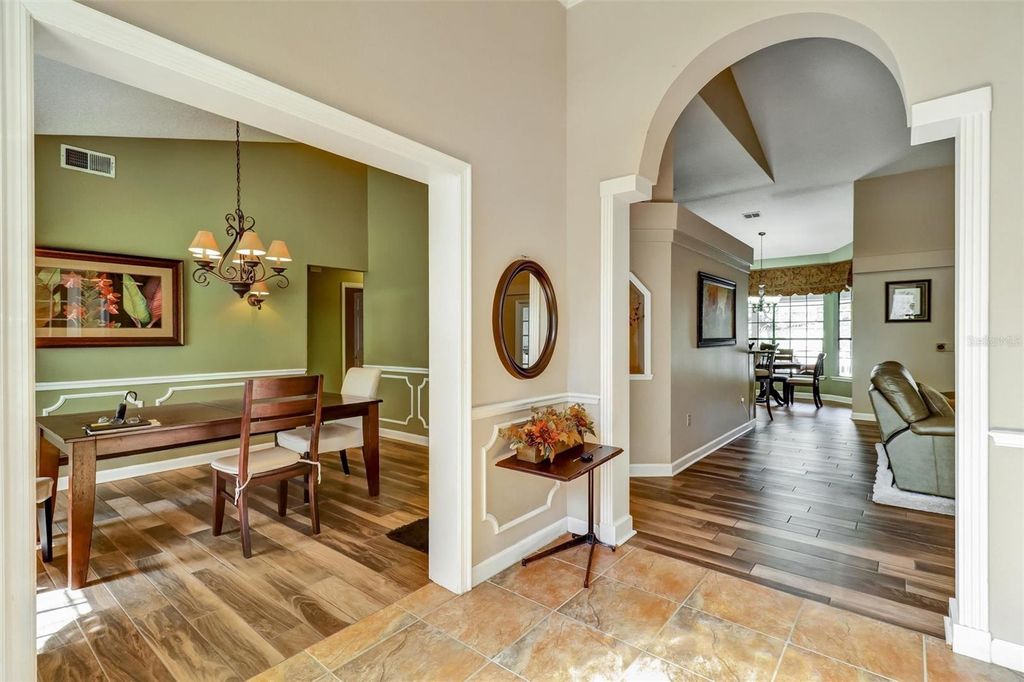 Image 5 of property listing at 8021 LANDGROVE COURT, Orlando, FL 32819