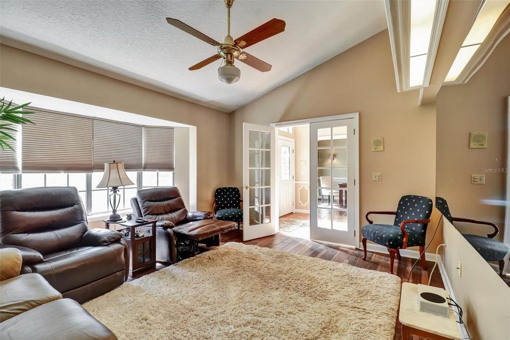 Image 9 of property listing at 8021 LANDGROVE COURT, Orlando, FL 32819