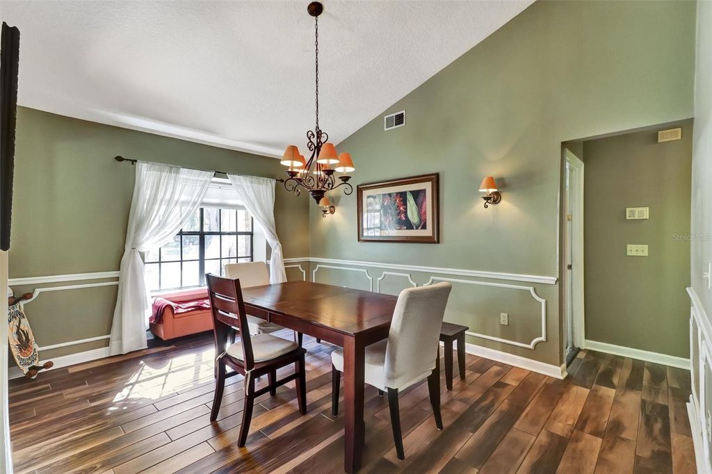 Image 10 of property listing at 8021 LANDGROVE COURT, Orlando, FL 32819