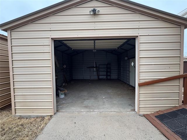 418 S Elm Street, Custer City, OK 73639