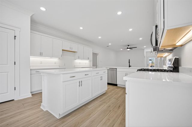 12971 Daniel Springs Lane, Magnolia, TX 77354