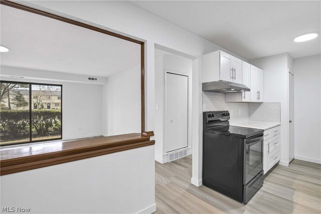 2955 N Bay Drive H4, Westlake, OH 44145