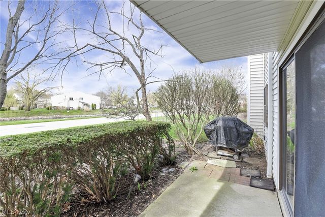 2955 N Bay Drive H4, Westlake, OH 44145