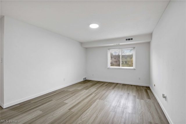 2955 N Bay Drive H4, Westlake, OH 44145