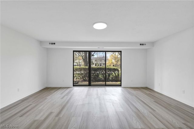 2955 N Bay Drive H4, Westlake, OH 44145