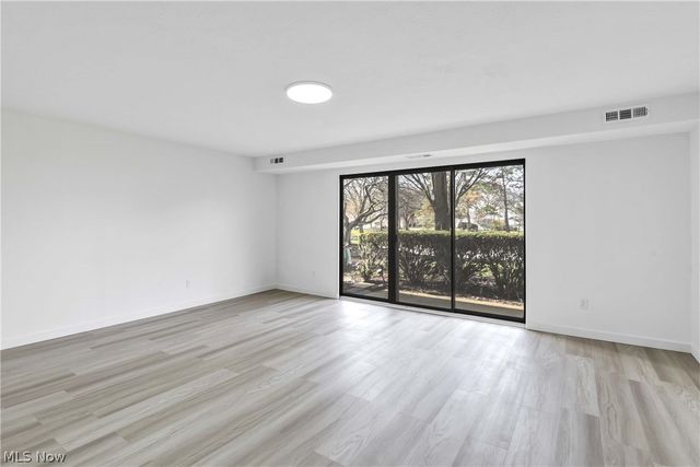 2955 N Bay Drive H4, Westlake, OH 44145