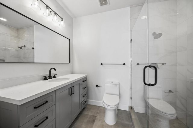2211 Briarglen Drive 502, Houston, TX 77027