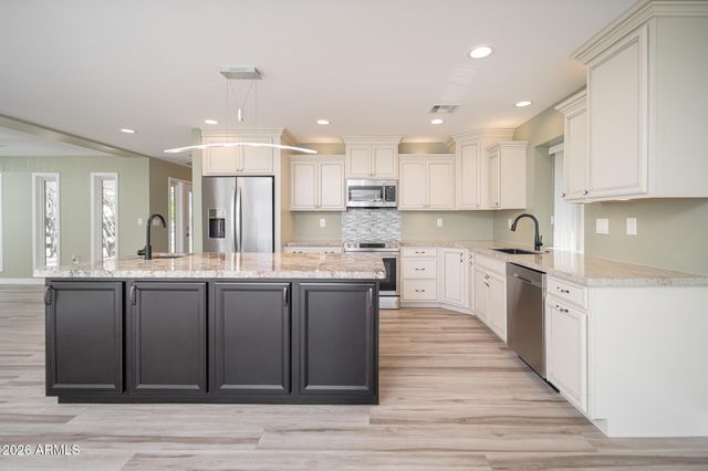 10036 W BOLIVAR Drive, Sun City, AZ 85351