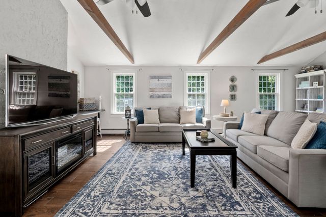 543 Central Street, Holliston, MA 01746