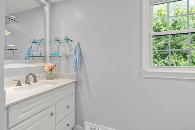 543 Central Street, Holliston, MA 01746