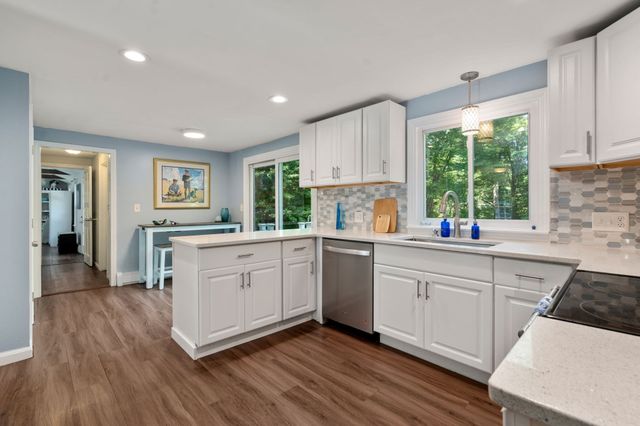 543 Central Street, Holliston, MA 01746