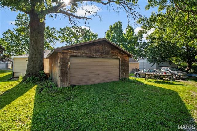 127 Welch Drive, Elsberry, MO 63343