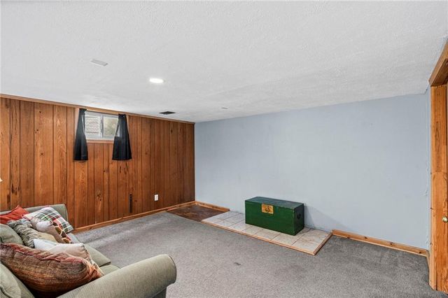 8141 NE 52nd Street, Kansas City, MO 64119