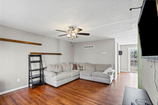 8141 NE 52nd Street, Kansas City, MO 64119