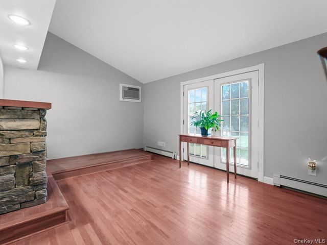 10 Corvair Lane, Selden, NY 11784