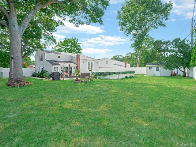 10 Corvair Lane, Selden, NY 11784
