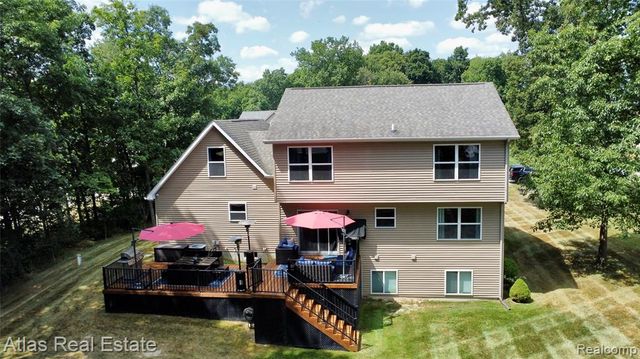 8345 Oak Ridge Drive, Goodrich, MI 48438