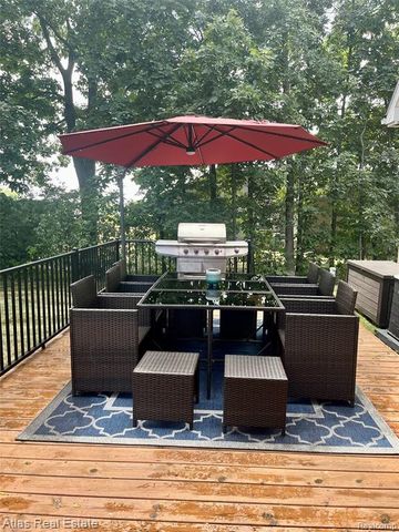 8345 Oak Ridge Drive, Goodrich, MI 48438