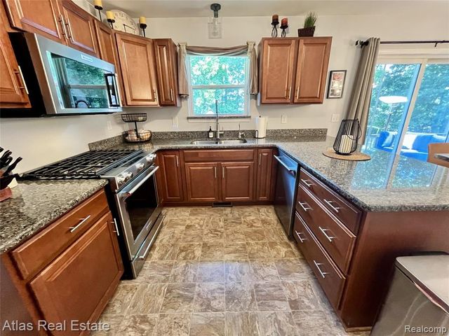 8345 Oak Ridge Drive, Goodrich, MI 48438