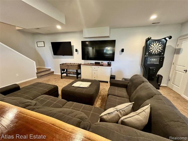 8345 Oak Ridge Drive, Goodrich, MI 48438