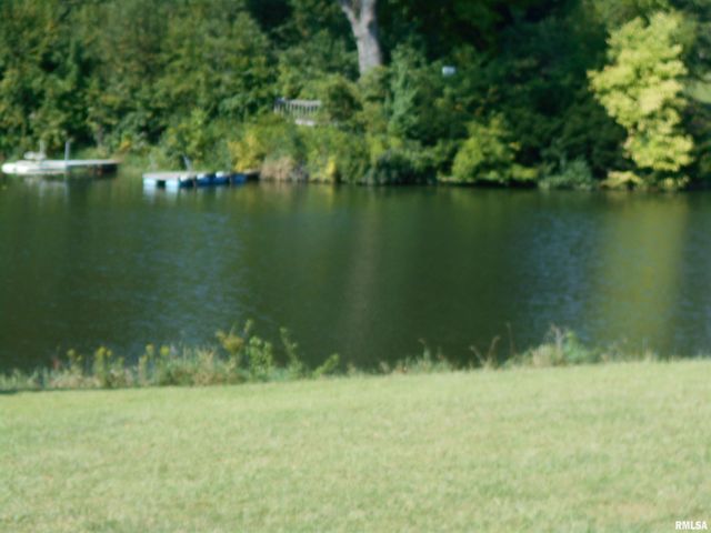 21 BRICKER Circle, Avon, IL 61415