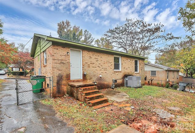 518 Echodale Drive, Charlotte, NC 28217