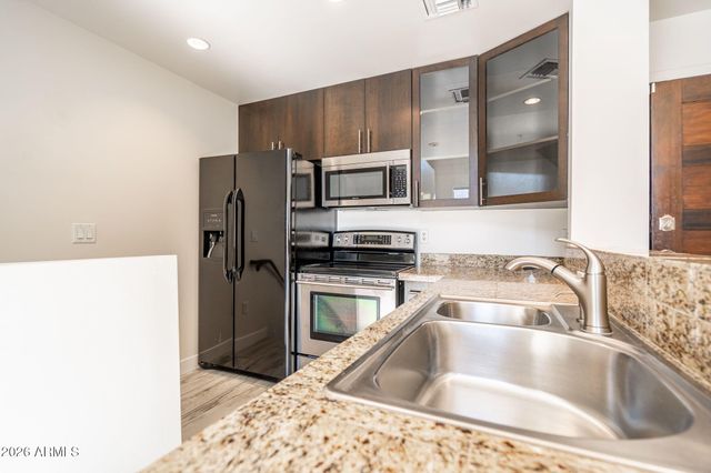 215 E MCKINLEY Street 405, Phoenix, AZ 85004