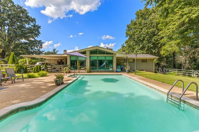2550 Highway 70, E, Dickson, TN 37055