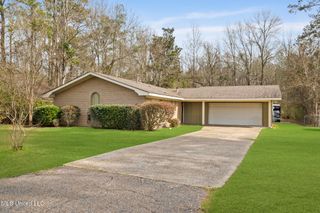 108 River Oaks Drive, Hattiesburg, MS 39402