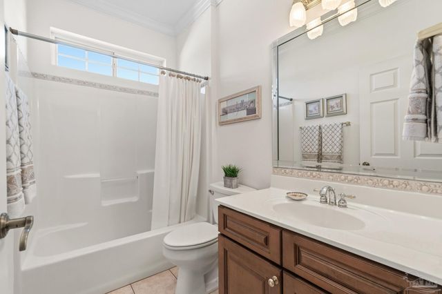 951 Coronado Dr, Gulf Breeze, FL 32563