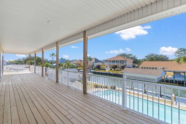 951 Coronado Dr, Gulf Breeze, FL 32563