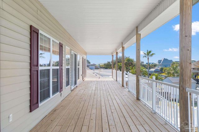 951 Coronado Dr, Gulf Breeze, FL 32563