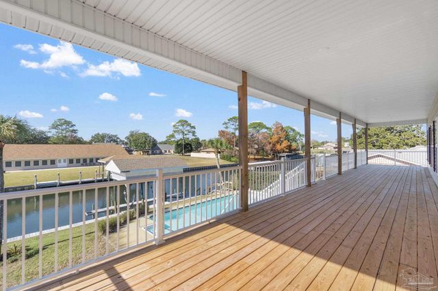 951 Coronado Dr, Gulf Breeze, FL 32563