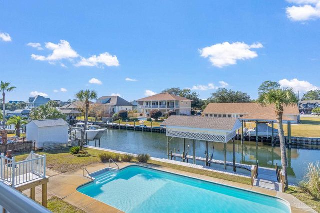 951 Coronado Dr, Gulf Breeze, FL 32563