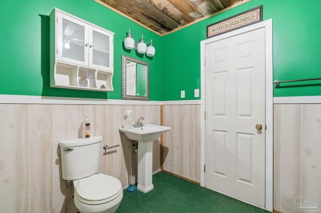 951 Coronado Dr, Gulf Breeze, FL 32563