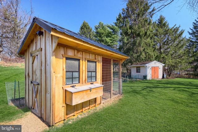 18 SHEFFIELD DR, Dillsburg, PA 17019