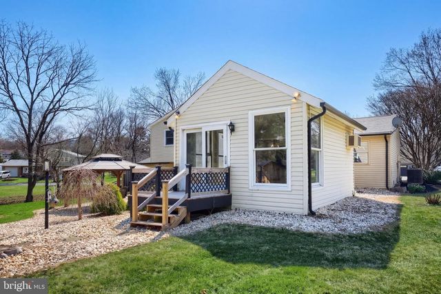 18 SHEFFIELD DR, Dillsburg, PA 17019